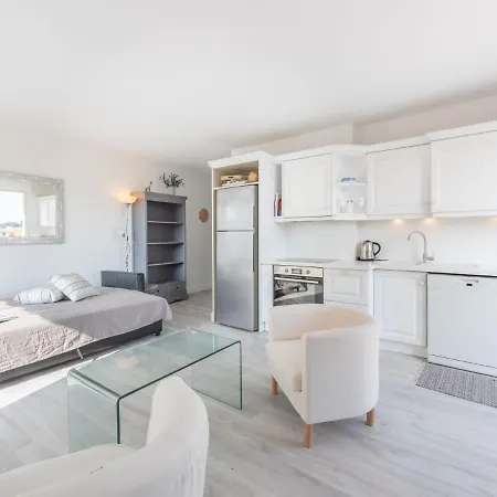 Turquoise-8 By Interhome Cavalaire-sur-Mer
